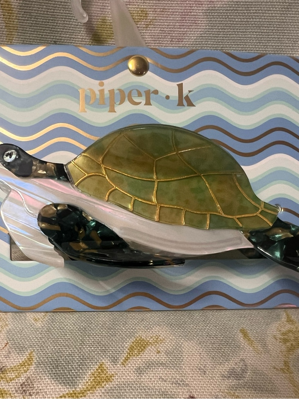 piper•k Green Turtle Resin Hair Barrette